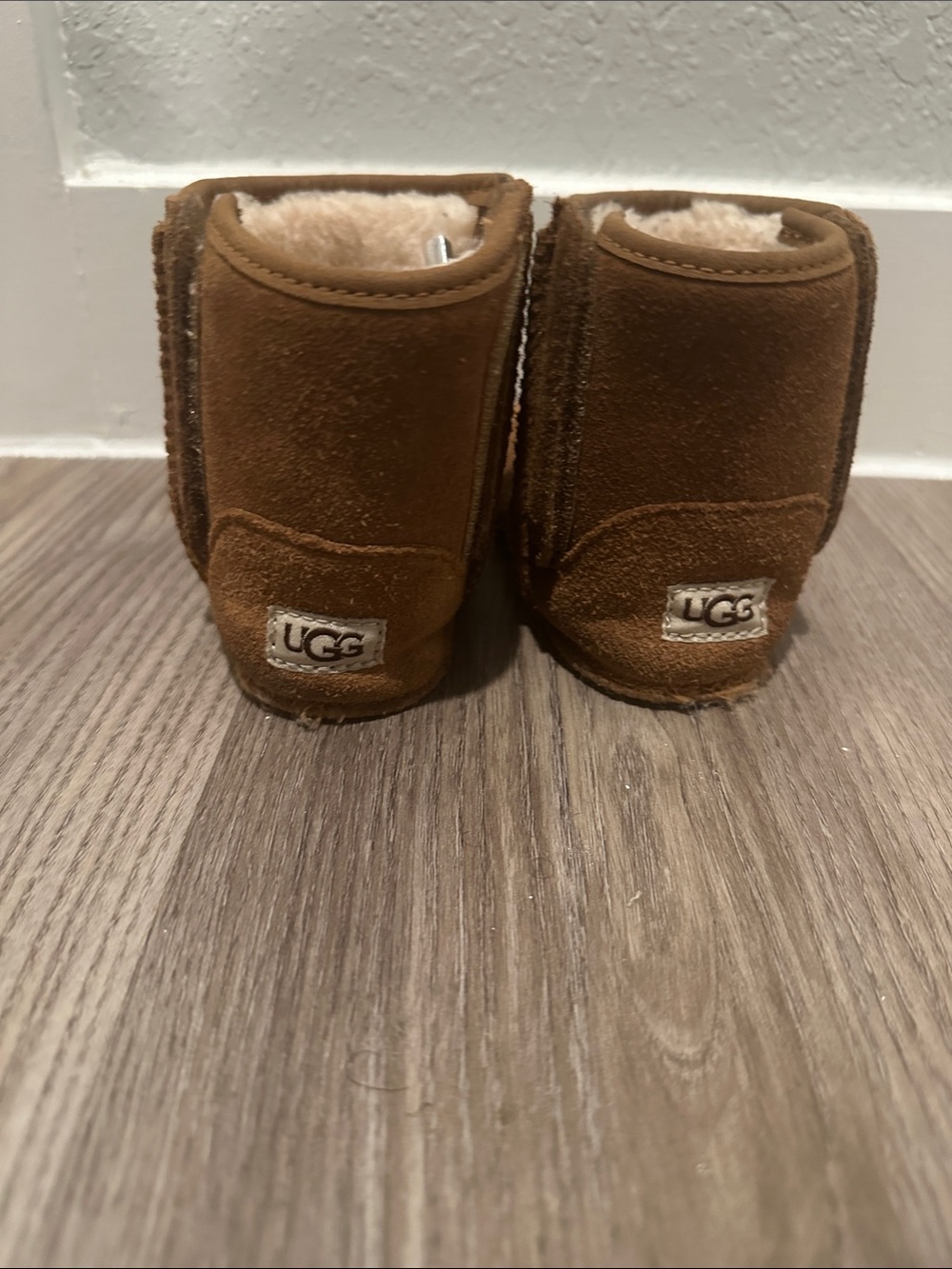 UGG Mini Boots in Chestnut - Toddler